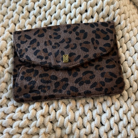 Notiq Lightly Used| Tablet Case | Trio Clutch Set | - Picture 6 of 12